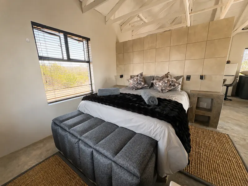 Sunset Cabin main bedroom