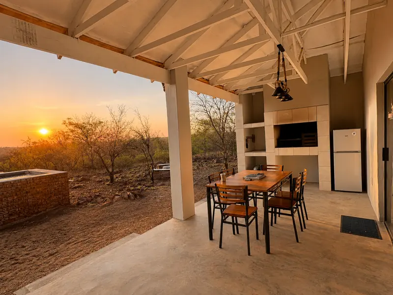 Covered patio at the Sunset Cabin